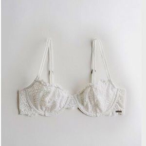 Gilly Hicks crochet unlined balconette bra